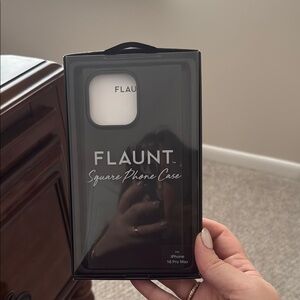 FLAUNT MAT BLACK I Phone 16 pro max  magsafe Case with Clear Display